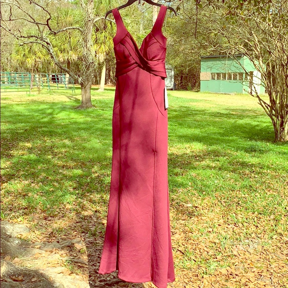 EMRALD SUNDAE DRESS WINE/MAROON